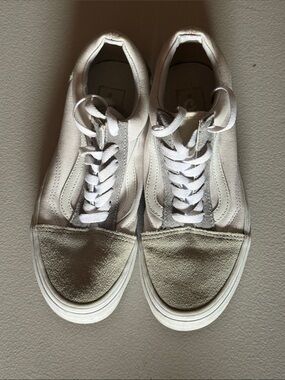 Vans Classic Suede-Accent Sneakers Size: Men's 6 Woman's 7.5